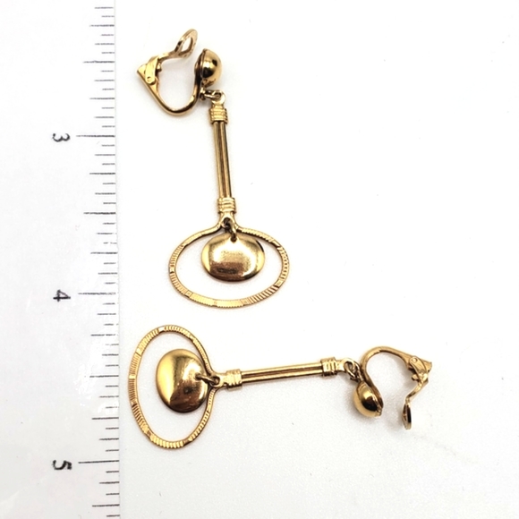 STUNNING Vintage Clip-on Gold Tone Dangle Earrings Estate Find - Picture 4 of 5